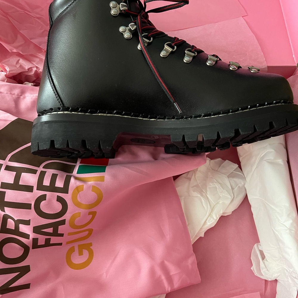 This pair of ankle boots is part of The North Face x Gucci collection, - Picture 3 of 9